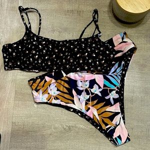 Billabong tropic moon reversible bikini top and bottom 👙